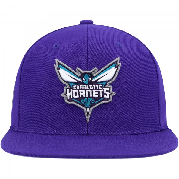 Бейсболка Charlotte Hornets Mitchell & Ness Side Core 2.0 - Purple