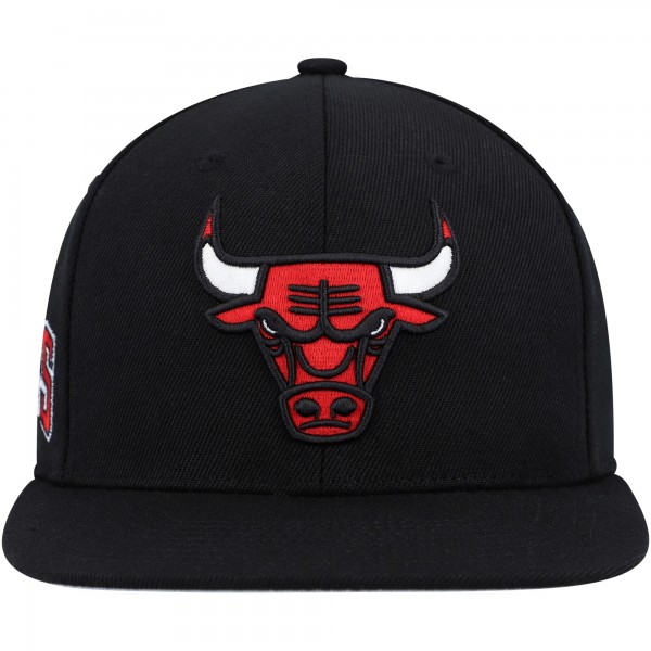 Бейсболка Chicago Bulls Mitchell & Ness Side Core 2.0 - Black
