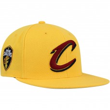 Cleveland Cavaliers Mitchell & Ness Side Core 2.0 Snapback Hat - Gold