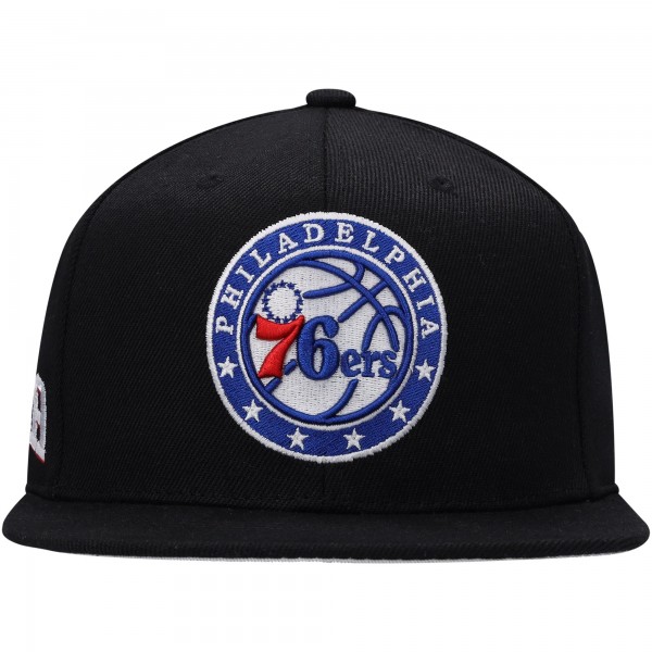 Бейсболка Philadelphia 76ers Mitchell & Ness Side Core 2.0 - Black