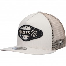 Бейсболка New York Yankees New Era Retro Beachin Patch A-Frame Trucker 9FIFTY - Natural