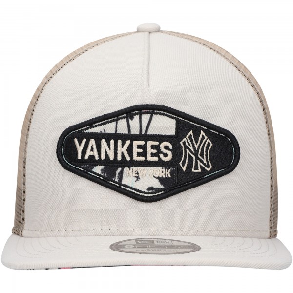 Бейсболка New York Yankees New Era Retro Beachin Patch A-Frame Trucker 9FIFTY - Natural