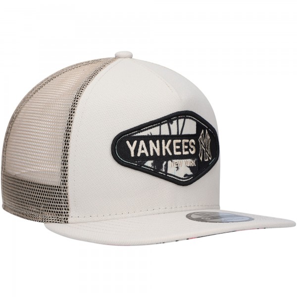 Бейсболка New York Yankees New Era Retro Beachin Patch A-Frame Trucker 9FIFTY - Natural