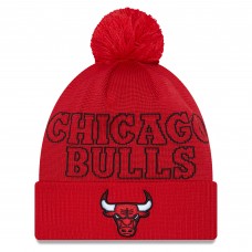 Шапка с помпоном Chicago Bulls New Era 2023 NBA Draft Cuffed Knit - Red