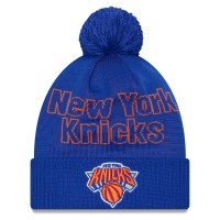 Шапка с помпоном New York Knicks New Era 2023 NBA Draft Cuffed Knit - Blue
