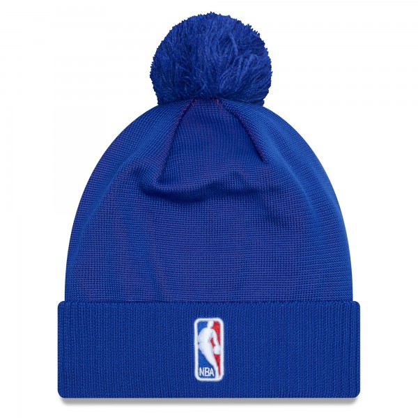 Шапка с помпоном Philadelphia 76ers New Era 2023 NBA Draft Cuffed Knit - Royal