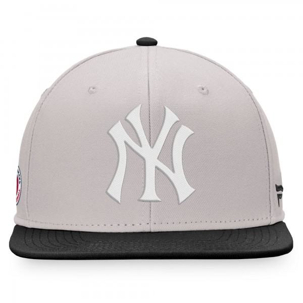 New York Yankees Fanatics Gray/Black Sky Team Patch Snapback Hat
