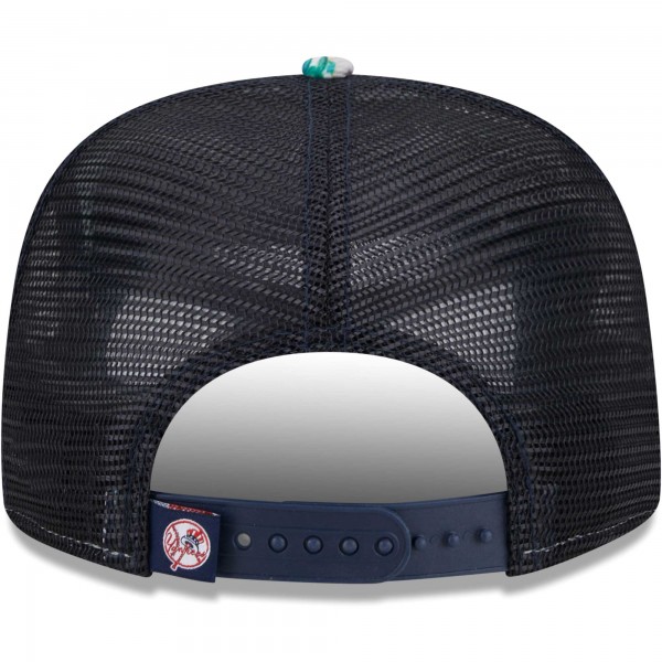 Бейсболка New York Yankees New Era Tropic Floral Golfer Lightly Structured