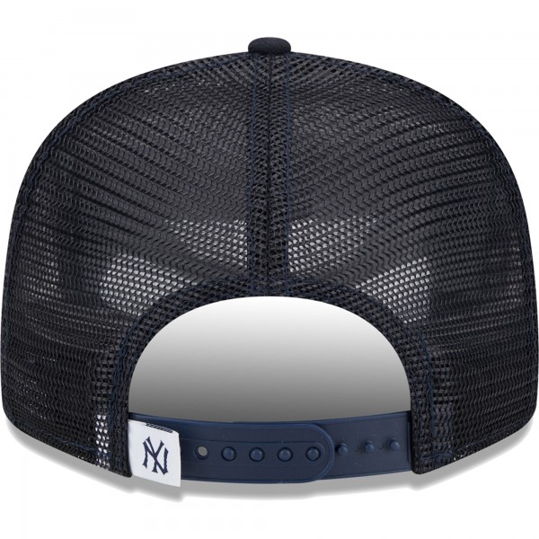 Бейсболка New York Yankees New Era Navy Cooperstown Collection Team Color Trucker 9FIFTY Snapback