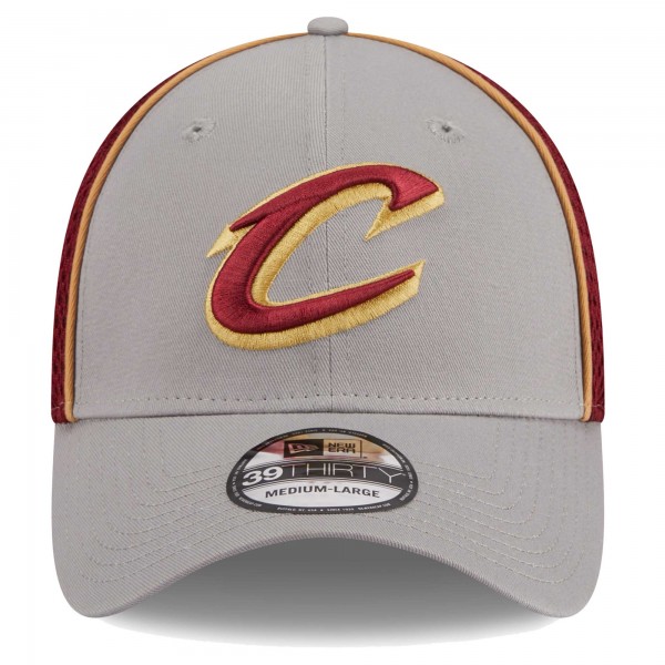 Бейсболка Cleveland Cavaliers New Era Piped Two-Tone 39THIRTY - Gray/Wine