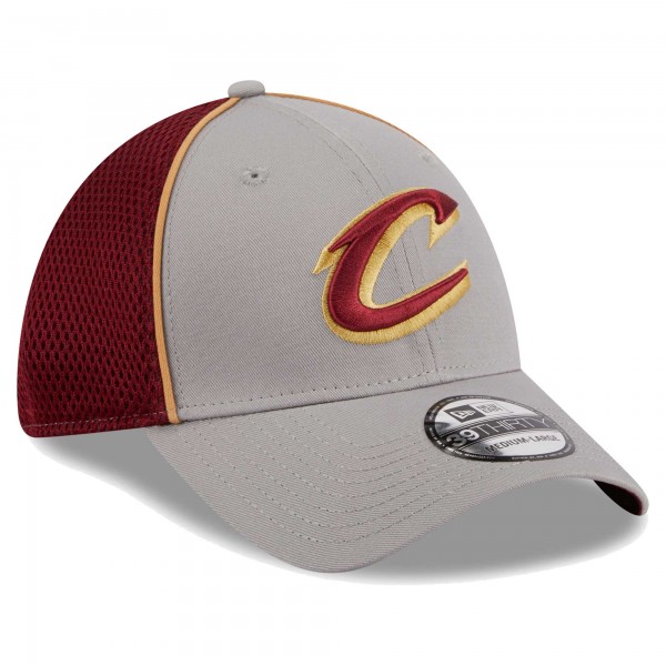 Бейсболка Cleveland Cavaliers New Era Piped Two-Tone 39THIRTY - Gray/Wine