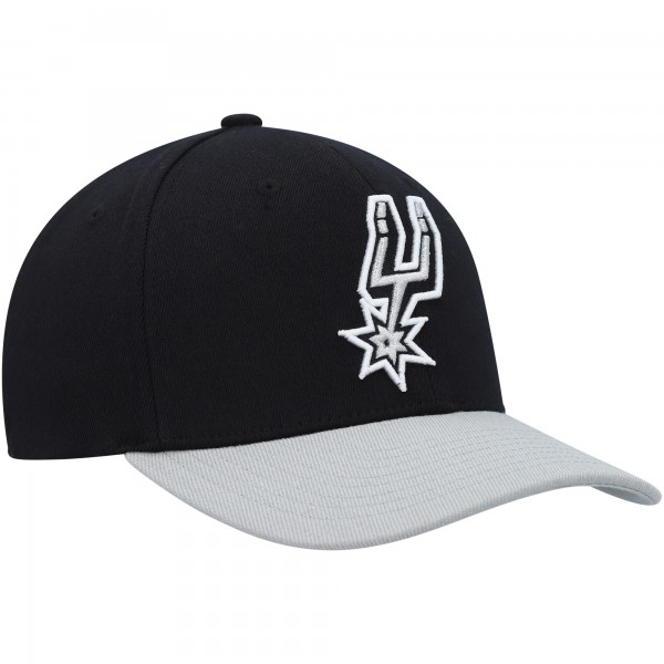 Бейсболка San Antonio Spurs Mitchell & Ness MVP Team Two-Tone 2.0 - Black/Gray