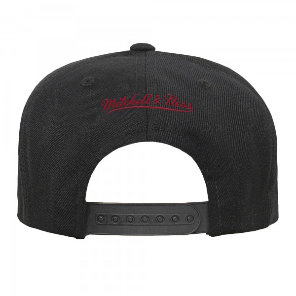 Подростковая Chicago Bulls Mitchell & Ness Black Team Script Snapback Hat