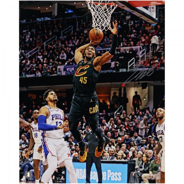 Donovan Mitchell Cleveland Cavaliers Fanatics Authentic Autographed 16 x 20 Dunk in Black Photograph
