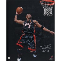 Autographed Miami Heat Miami Heat Fanatics Authentic 16 x 20 2006 NBA Finals Dunk Spotlight Photograph with HOF 23 Inscription