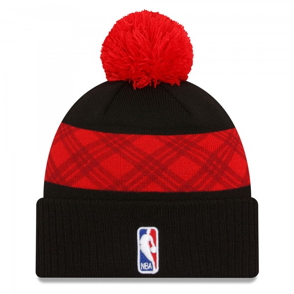 Шапка с помпоном Portland Trail Blazers New Era 2023/24 City Edition Cuffed Knit - Black