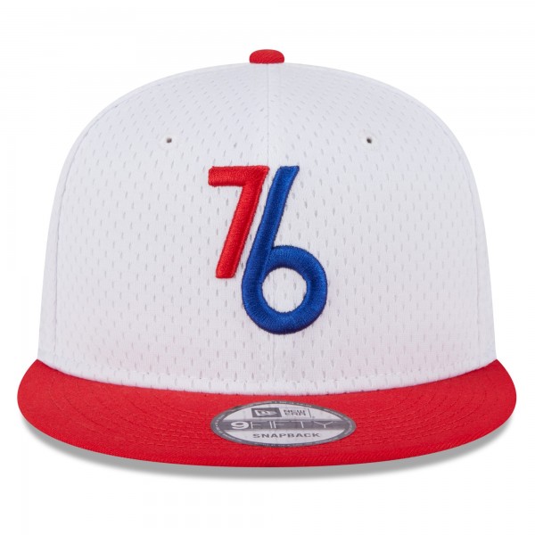 Бейсболка Philadelphia 76ers New Era 2022/23 City Edition Mesh Crown 9FIFTY - White/Red