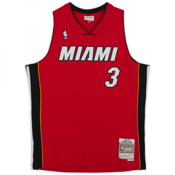 Игровая джерси Dwyane Wade Miami Heat Autographed Fanatics Authentic Red Mitchell & Ness 2005-2006 Swingman