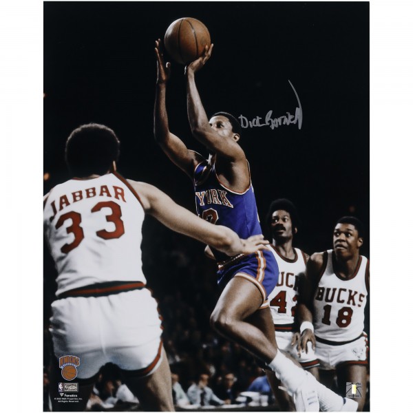 Dick Barnett New York Knicks Autographed Fanatics Authentic 16 x 20 Shooting vs. Bucks Photograph