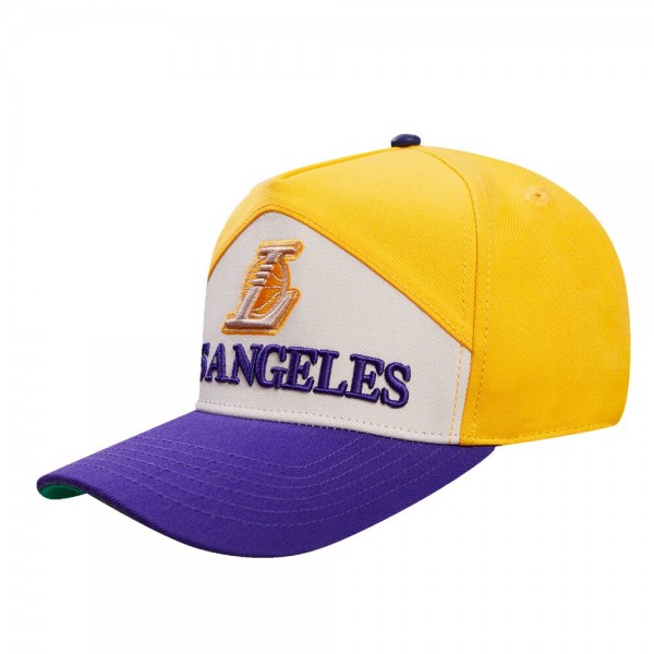 Бейсболка Los Angeles Lakers Pro Standard Pinch Chevron - Gold/Purple
