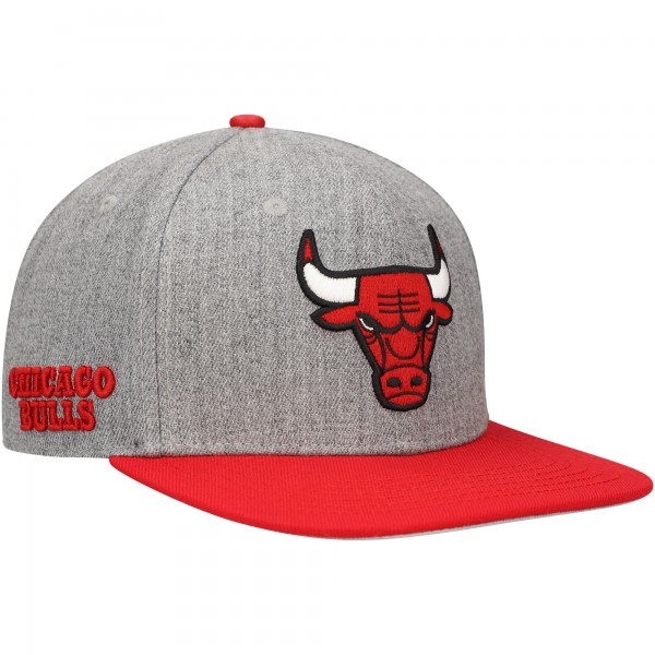 Бейсболка Chicago Bulls Pro Standard Classic Logo Two-Tone - Gray/Red