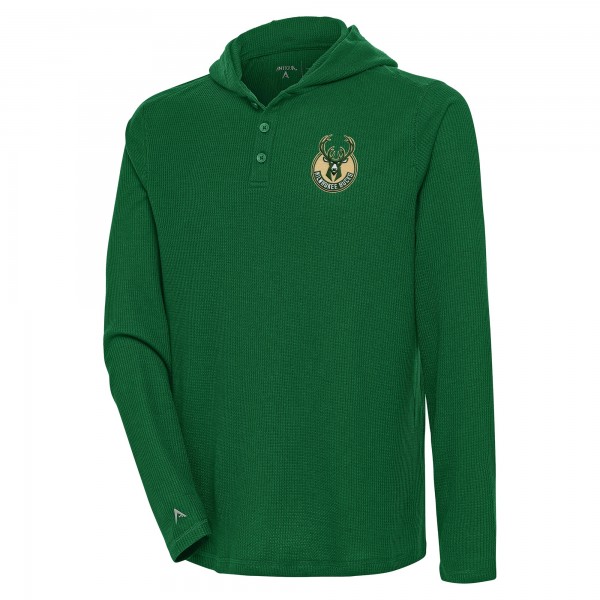 Футболка с длинным рукавом Milwaukee Bucks Antigua Strong Hold Henley - Hunter Green