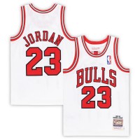 Джерси Дошкольнику Chicago Bulls Michael Jordan Mitchell & Ness White 1997/98 Hardwood Classics Authentic