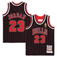 Малышам Chicago Bulls Michael Jordan Mitchell & Ness Black 1996/97 Hardwood Classics Authentic Jersey