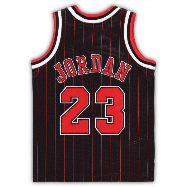 Малышам Chicago Bulls Michael Jordan Mitchell & Ness Black 1996/97 Hardwood Classics Authentic Jersey