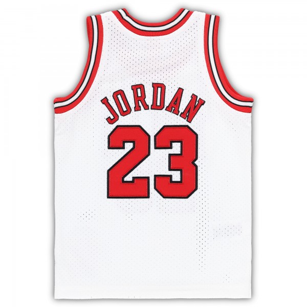 Малышам Chicago Bulls Michael Jordan Mitchell & Ness White 1997/98 Hardwood Classics Authentic Jersey