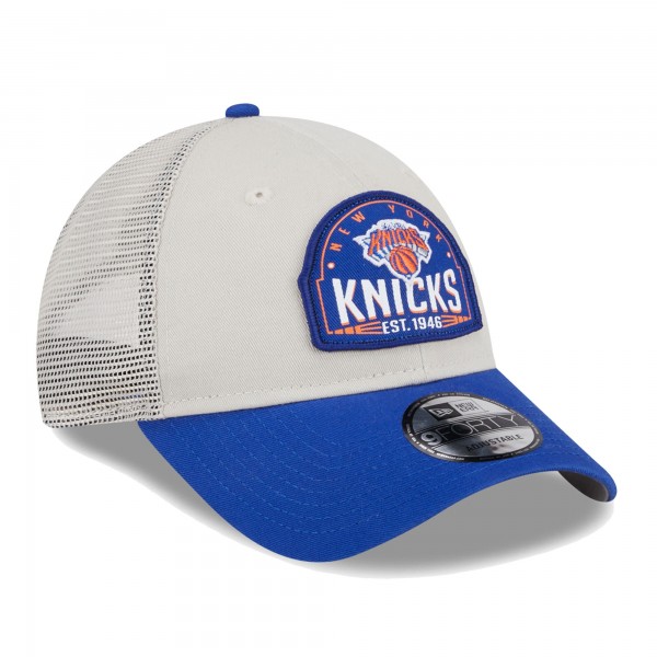 Бейсболка New York Knicks New Era Throwback Patch Trucker 9FORTY - Khaki/Blue