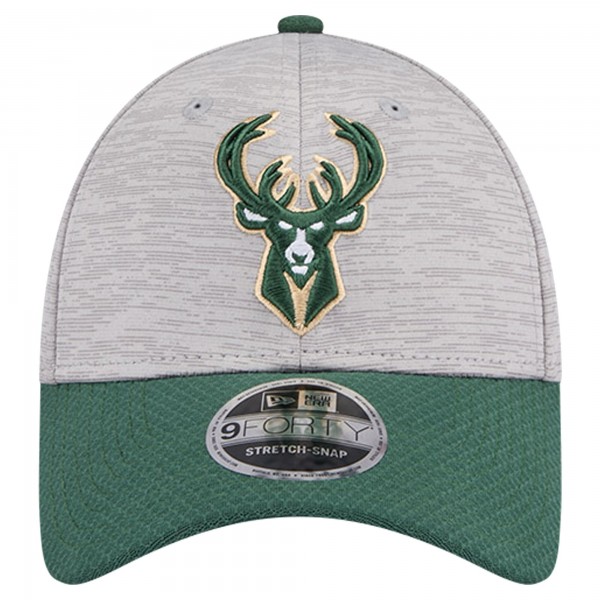 Бейсболка Milwaukee Bucks New Era Heather Gray/Hunter Green Active Digi-Tech Two-Tone 9FORTY
