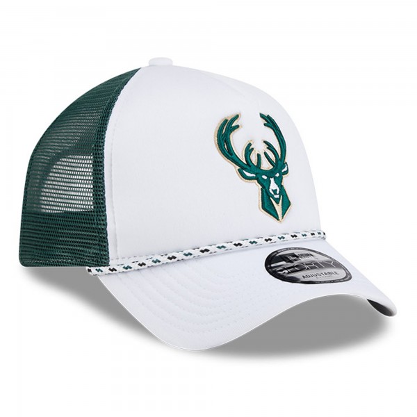 Бейсболка Milwaukee Bucks New Era White/Hunter Green Court Sport Foam A-Frame 9FORTY