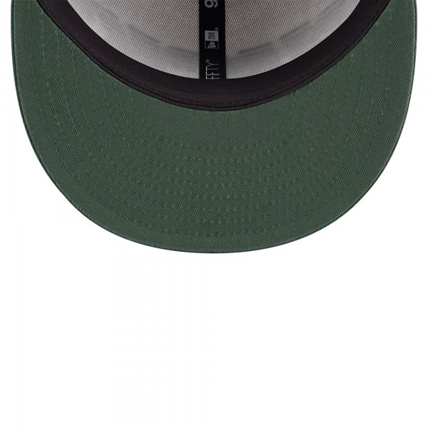 Бейсболка Milwaukee Bucks New Era White/Hunter Green Throwback Gradient Tech Font 9FIFTY
