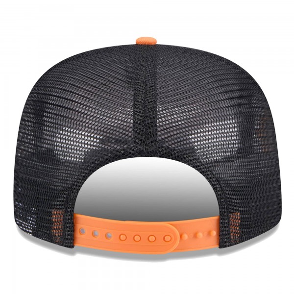 Бейсболка Phoenix Suns New Era Black/Orange Throwback Team Arch Golfer