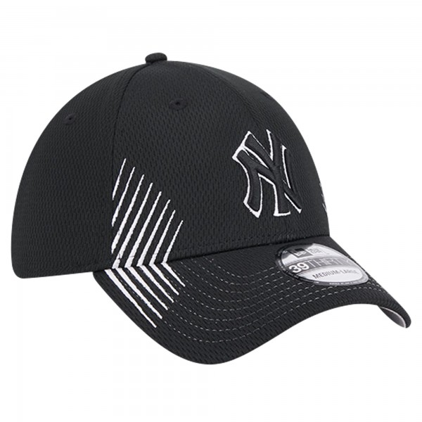 Бейсболка New York Yankees New Era Black Active Dash Mark 39THIRTY