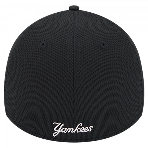 Бейсболка New York Yankees New Era Black Active Dash Mark 39THIRTY