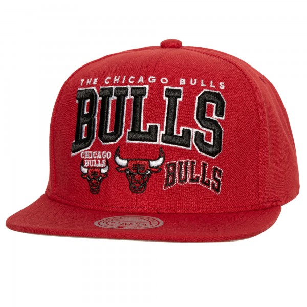 Бейсболка Chicago Bulls Mitchell & Ness Red Champ Stack