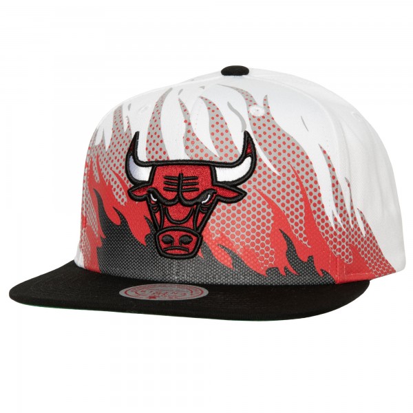 Бейсболка Chicago Bulls Mitchell & Ness Hot Fire - White