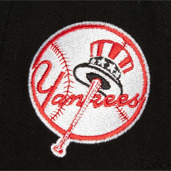 Бейсболка New York Yankees Mitchell & Ness Black Bred Pro