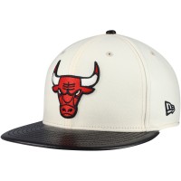 Бейсболка Chicago Bulls New Era Faux Leather Visor Two-Tone 59FIFTY - Cream/Black