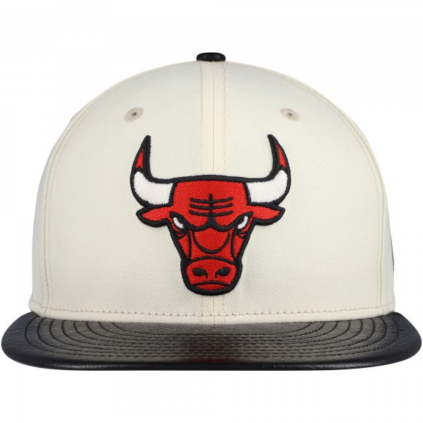Бейсболка Chicago Bulls New Era Faux Leather Visor Two-Tone 59FIFTY - Cream/Black