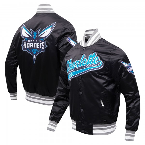 Бомбер Charlotte Hornets Pro Standard Script Tail Full-Snap Satin Varsity - Black