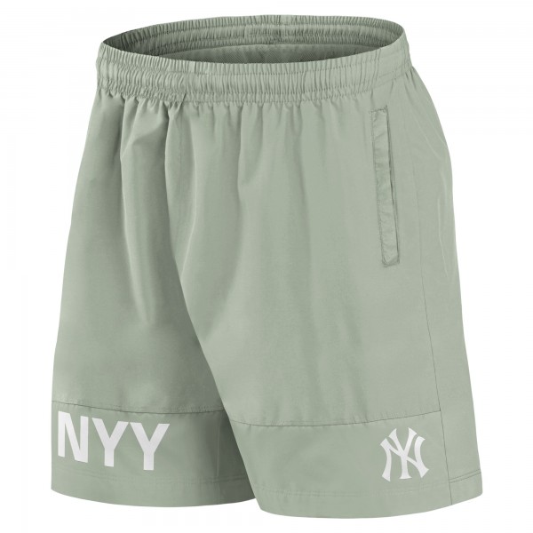 Шорты New York Yankees Fanatics Green Elements Swim