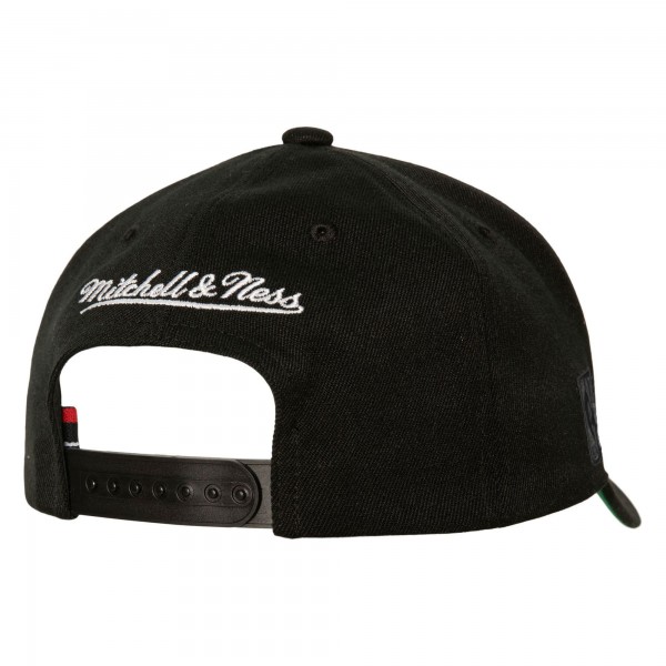 Бейсболка New York Knicks SUGA x NBA by Mitchell & Ness Capsule Collection Glitch Stretch - Black