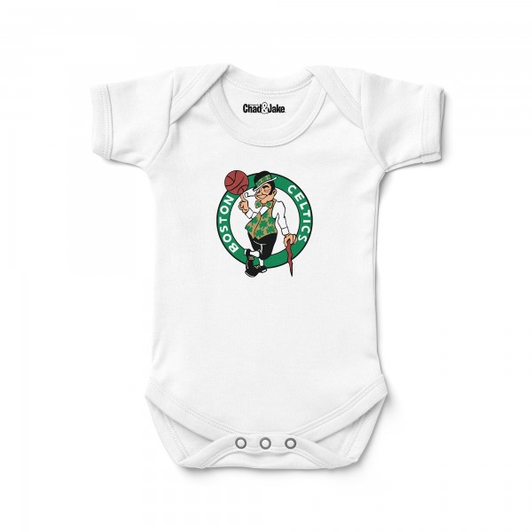 Newborn & Малышам Boston Celtics Chad & Jake White Logo Bodysuit