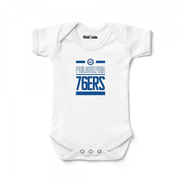 Newborn & Малышам Philadelphia 76ers Chad & Jake White Stack Bodysuit