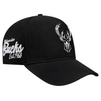 Бейсболка Milwaukee Bucks Pro Standard Black Paint the City Pinch Front