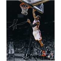 Amare Stoudemire New York Knicks Autographed Fanatics Authentic 16 x 20 Spotlight Dunk vs. Miami Heat Photograph