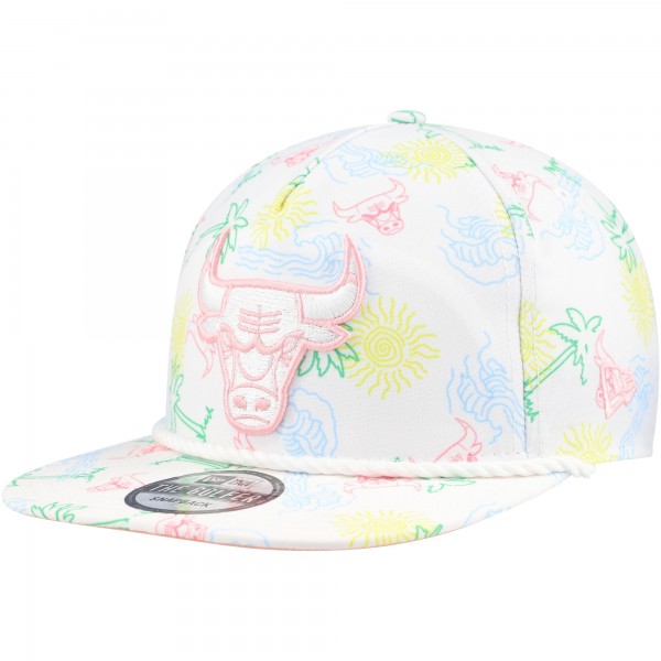 Бейсболка Chicago Bulls New Era Palm Trees and Waves Golfer - White